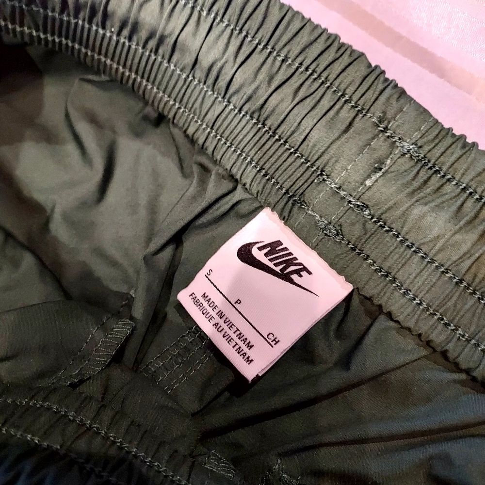 NWT NIKE Streetwear Woven Parachute Skirt in Dark Green - Picture 4 of 11